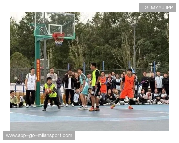 拼搏在篮筐下书写中国骄傲，拼搏篮球