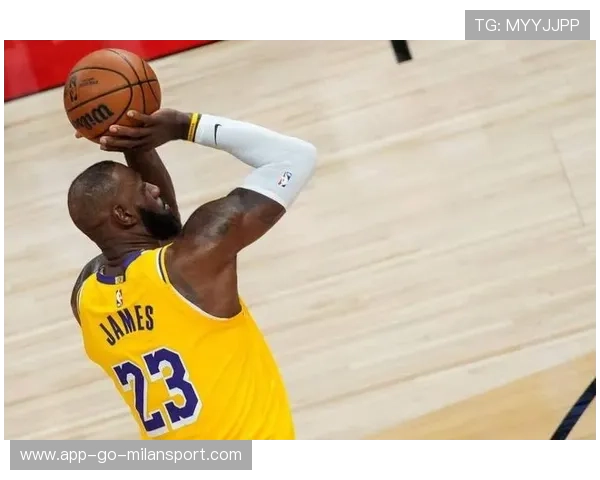 湖人队在激烈比赛中夺冠希望再升温，湖人队showtime