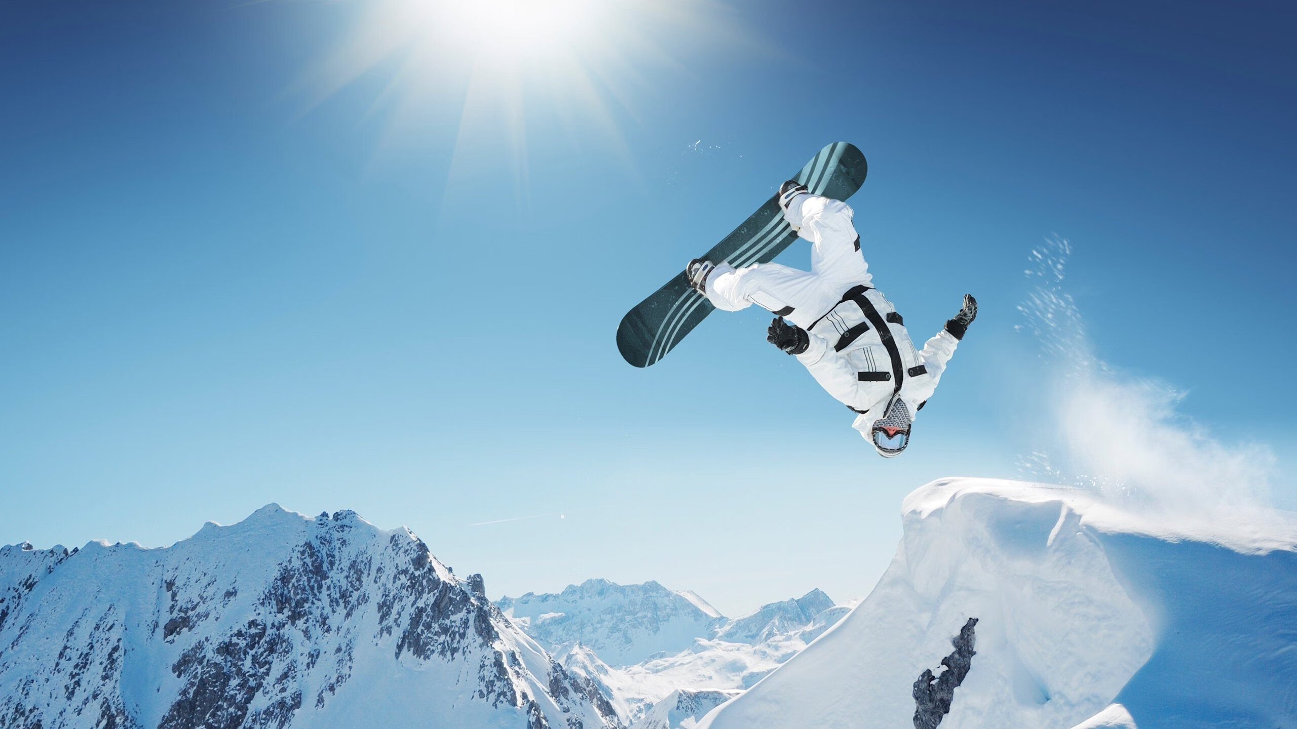 “安赫尔·巴尔博萨的灵活性与反应速度，助力阿根廷美洲狮队实现快速反击”